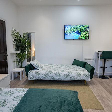 Beautiful Studio Flat In Hackney Next To Overground Station London Kültér fotó